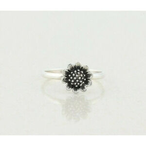 Sterling Silver Daisy Flower Ring size 7 1/4